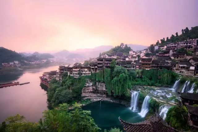 古鎮(zhèn)情懷：30個古鎮(zhèn)愿有人與你一起踏足！