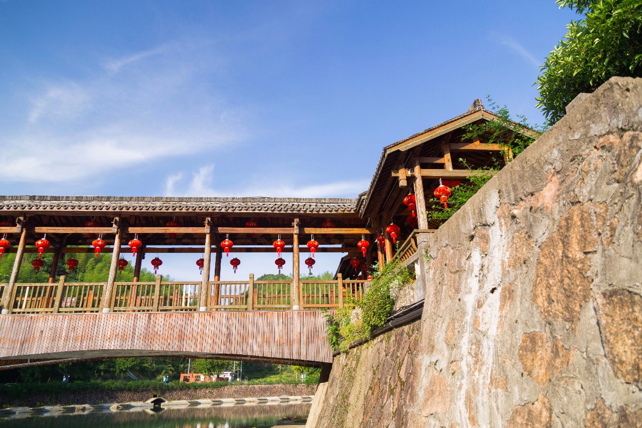 點叁民宿，千島湖坐船賞景豈不詩意？