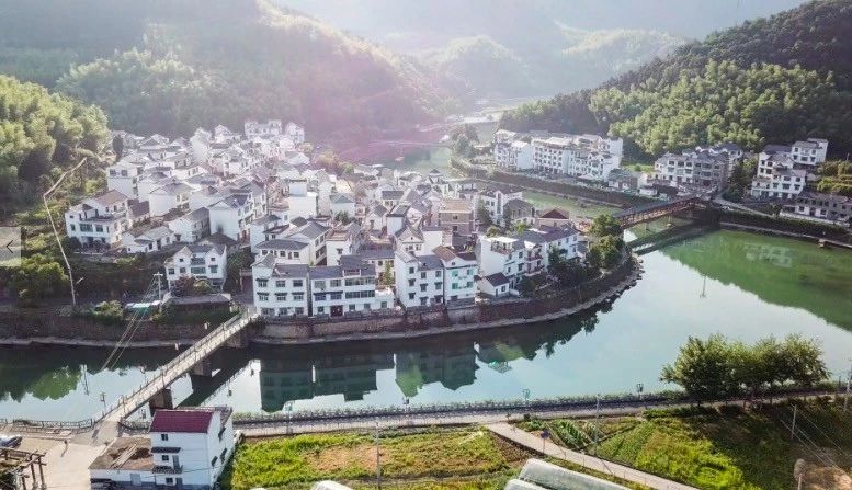 點(diǎn)叁民宿，千島湖坐船賞景豈不詩(shī)意？