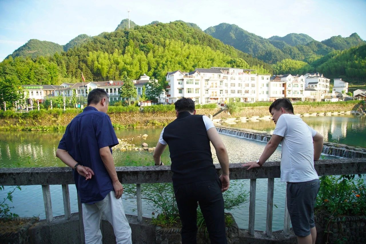 點(diǎn)叁民宿，千島湖坐船賞景豈不詩(shī)意？