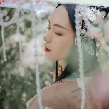 花香滿溢女生頭像，唯美古風真人頭像