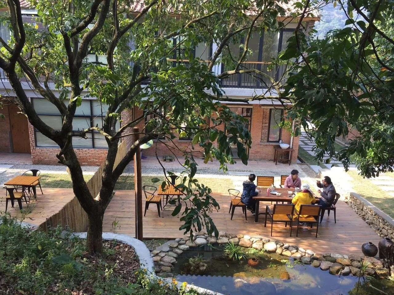 廣州·菁木山舍，有個木屋開滿鮮花看花開花落