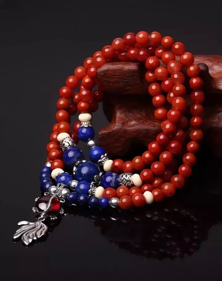 迷戀的紅，南紅手串之美！