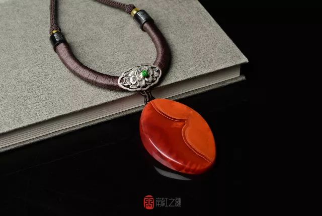 迷戀的紅，南紅手串之美！