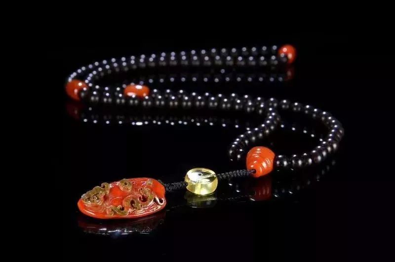 迷戀的紅，南紅手串之美！