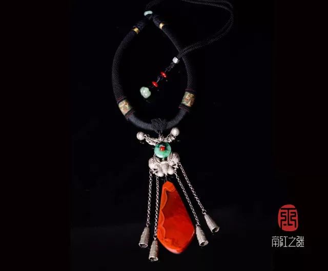 迷戀的紅，南紅手串之美！