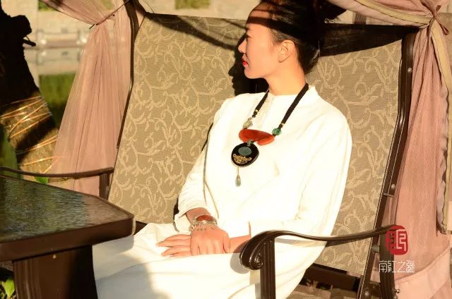 迷戀的紅，南紅手串之美！