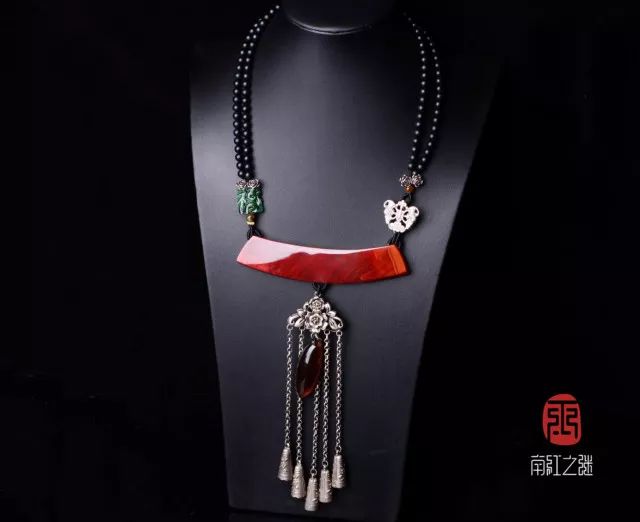 迷戀的紅，南紅手串之美！