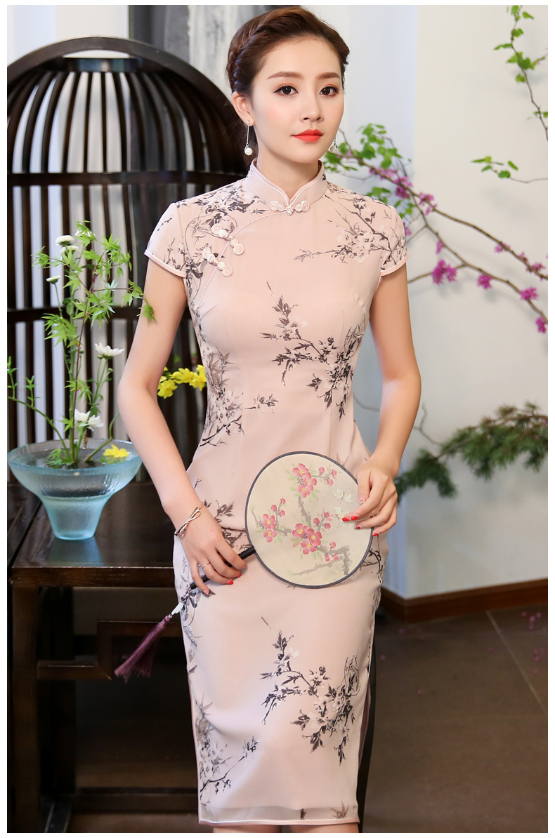 溫婉柔情的粉色旗袍，跨越時代的美!