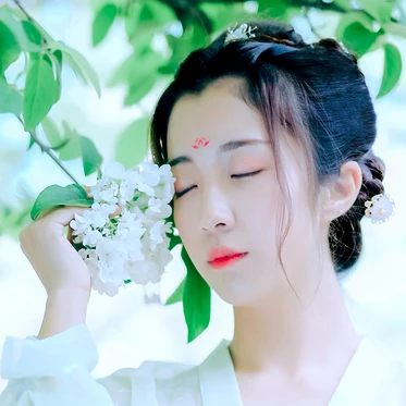 清新繡球花女生頭像，唯美古風真人頭像