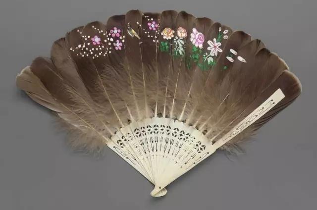 一把扇子風(fēng)情萬(wàn)種：搖出最美的匠心啟航閱讀！