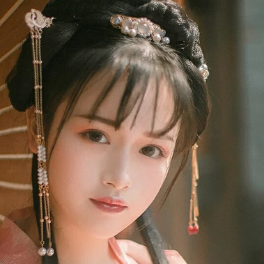 文藝粉紗裙帶傘女生頭像，唯美古風(fēng)真人頭像