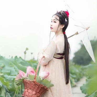提籃采蓮女生頭像，唯美古風真人頭像