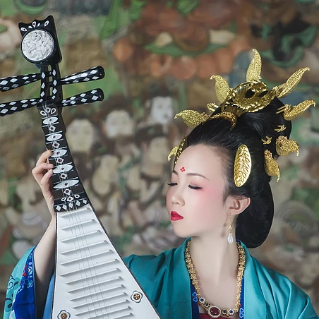 精致古典女生真人頭像，持扇古風頭像