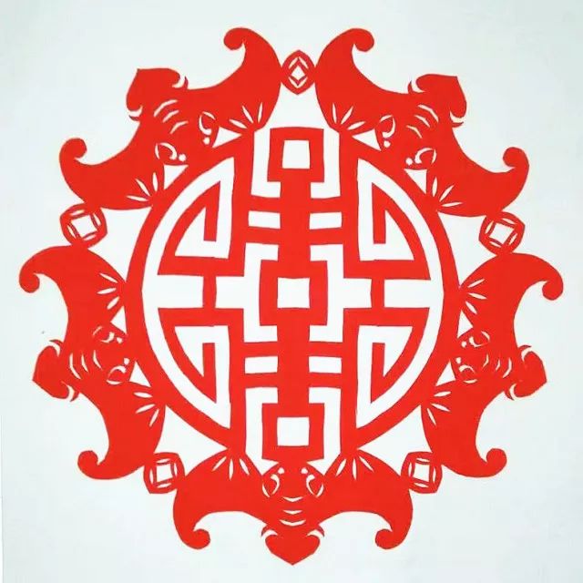 剪紙達人【曾燕麗】：紙里世界剪出乾坤！