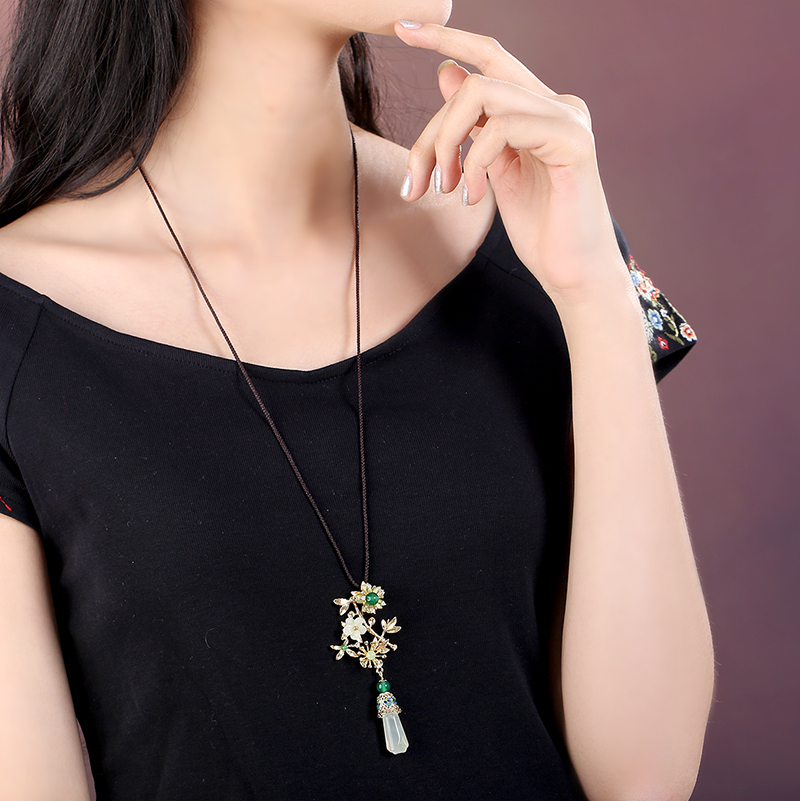 玉蘭花吊墜項鏈，清新岫玉毛衣鏈