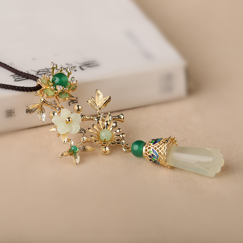 玉蘭花吊墜項鏈，清新岫玉毛衣鏈