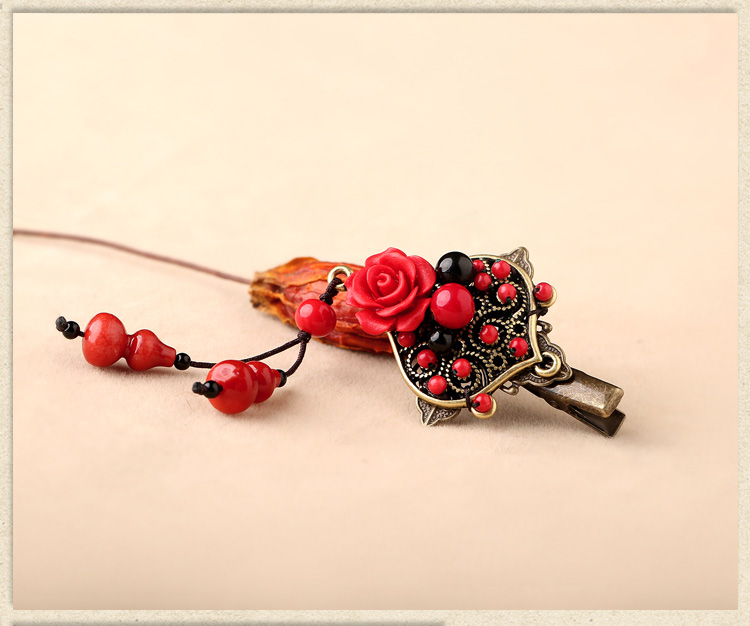 紅色雕漆復(fù)古頭飾，玫瑰花朵發(fā)夾
