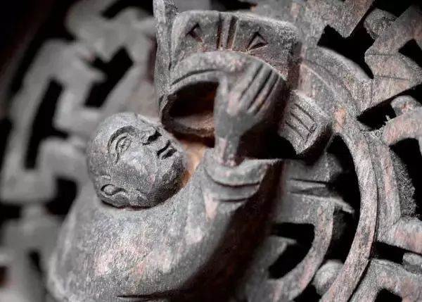 品味木雕藝術(shù)：感受中式老房的匠心之美！