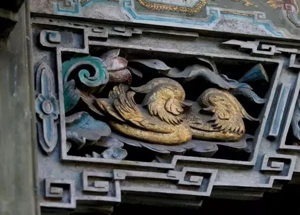 品味木雕藝術(shù)：感受中式老房的匠心之美！