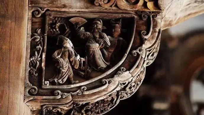 品味木雕藝術(shù)：感受中式老房的匠心之美！