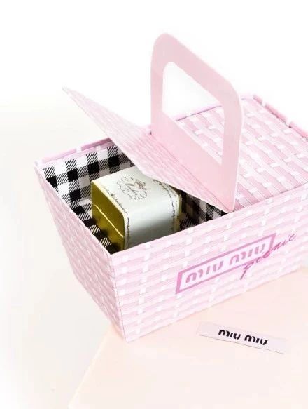 中秋月餅包裝設(shè)計(jì)，創(chuàng)意滿滿的包裝設(shè)計(jì)