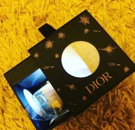 中秋月餅包裝設(shè)計(jì)，創(chuàng)意滿滿的包裝設(shè)計(jì)