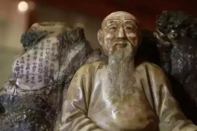 粉彩扒花工藝：細(xì)膩絕妙的陶瓷工藝！