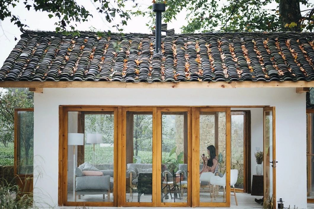 一所茶園里的民宿，過著鄉(xiāng)下悠閑愜意的日子