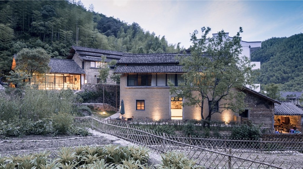 安吉·仁里息心廬，擁泉而居枕山而眠!