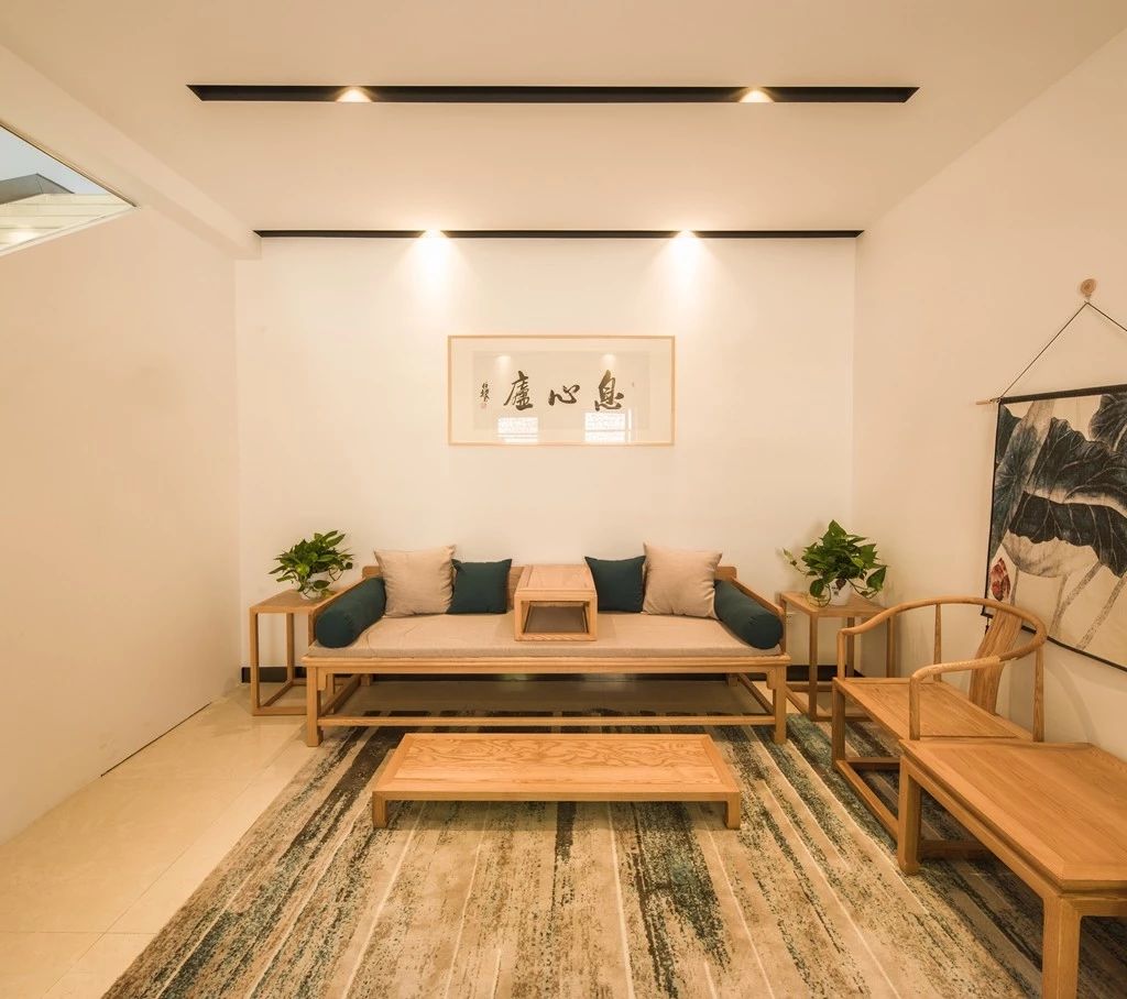 安吉·仁里息心廬，擁泉而居枕山而眠!