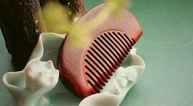 一組古風(fēng)梳子飾品，品味古典韻味之美