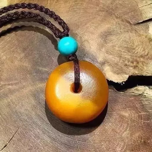 解析老蜜蠟的蠟質(zhì)大全，帶你全面了解蜜蠟種類