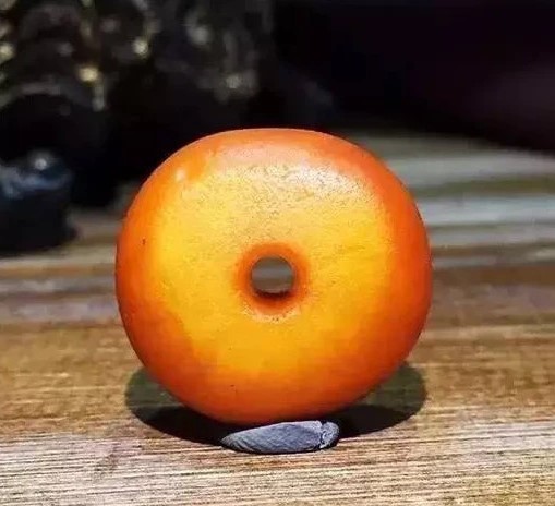 解析老蜜蠟的蠟質(zhì)大全，帶你全面了解蜜蠟種類