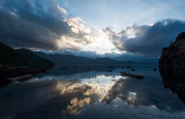 瀘沽湖新中式風(fēng)格民宿，等風(fēng)·半山