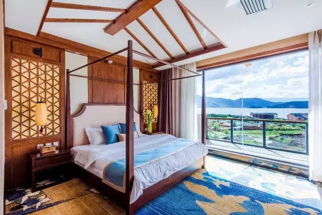 瀘沽湖新中式風(fēng)格民宿，等風(fēng)·半山