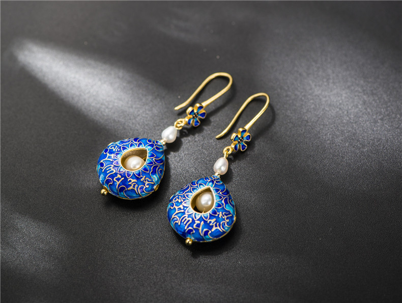 古典氣質(zhì)景泰藍(lán)淡水珍珠耳環(huán)
