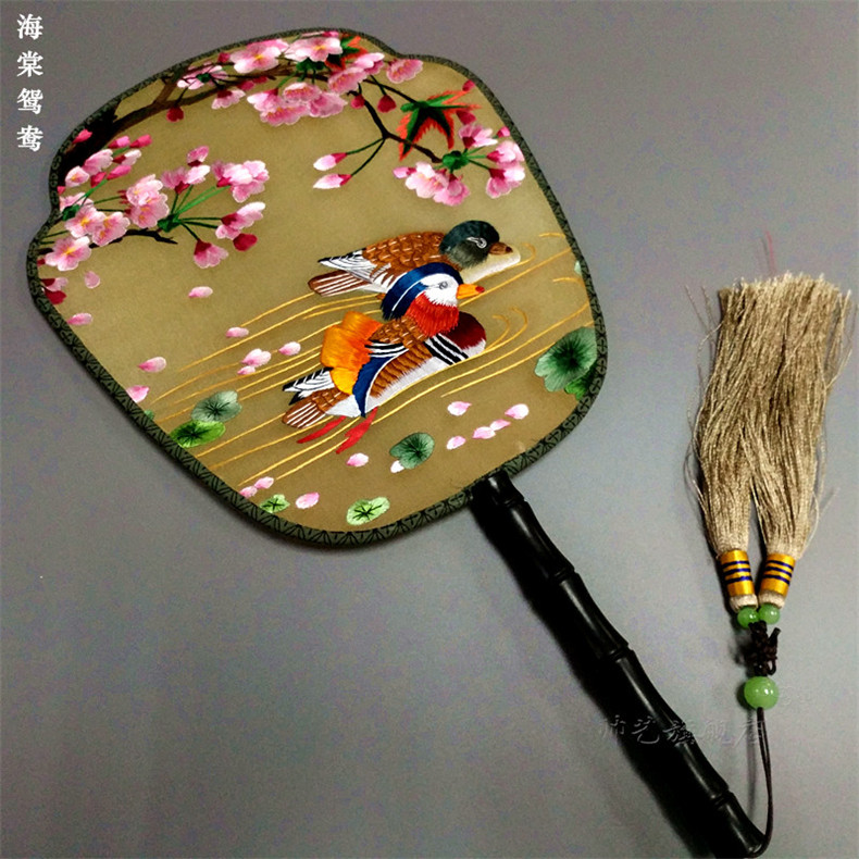 匠心啟航閱讀蘇繡雙面繡傳統(tǒng)團(tuán)扇欣賞