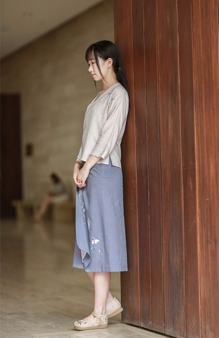 匠心啟航閱讀設(shè)計(jì)刺繡漢元素交領(lǐng)棉麻上衣
