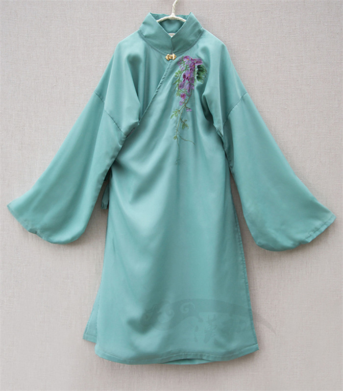 傳統(tǒng)復(fù)古立領(lǐng)長袖繡花上衣外套