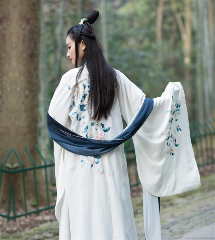 匠心啟航閱讀傳統(tǒng)漢服女裝大袖衫繡花上衣