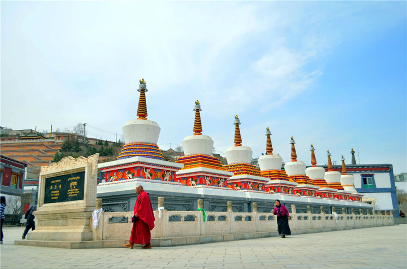 青海古老藏佛寺——夏瓊寺