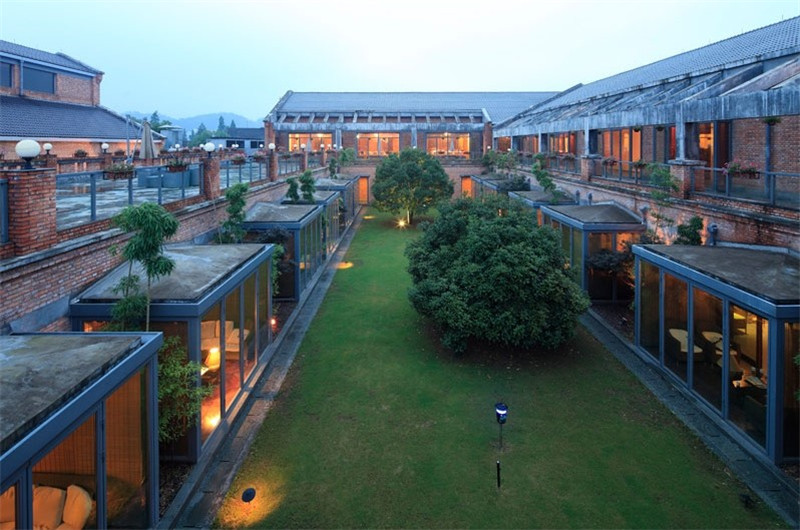 中式傳統(tǒng)風格設計榮莊會所