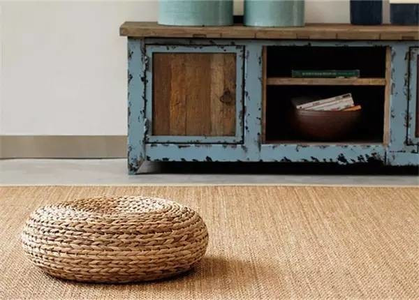 品茶牌佛之常用物，蒲團(tuán)