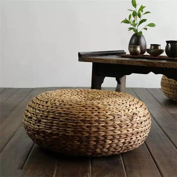 品茶牌佛之常用物，蒲團(tuán)