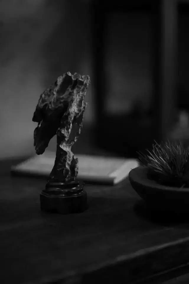 案頭之上的奇石