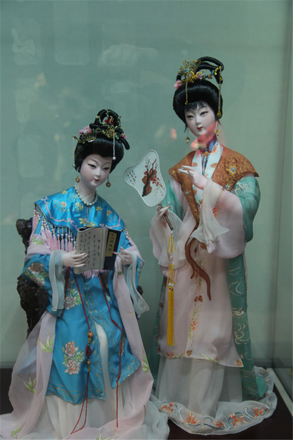 中國傳統(tǒng)手工工藝絹人欣賞