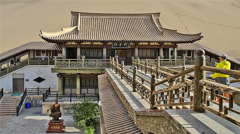 敦煌奇觀(guān)美麗月牙泉