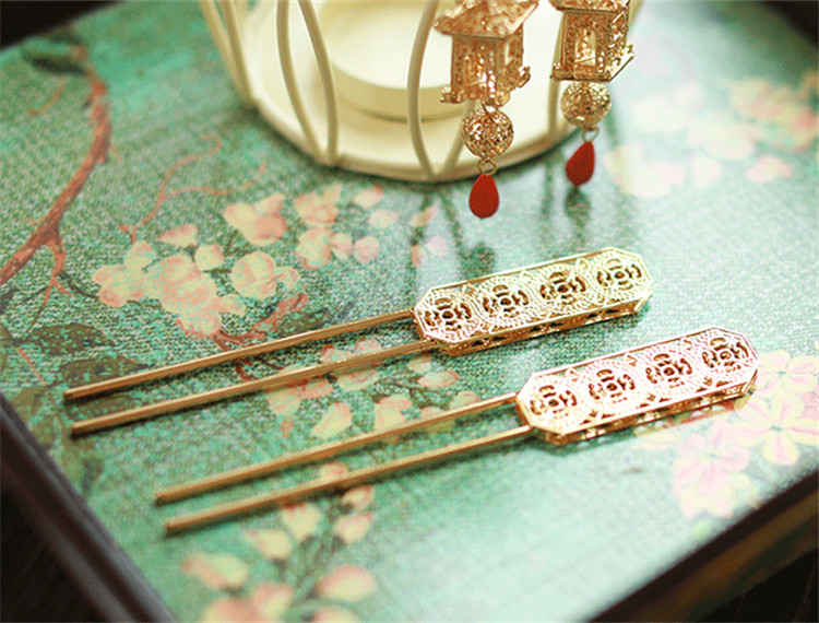 新娘中式金色流蘇發(fā)飾，古裝發(fā)梳步搖