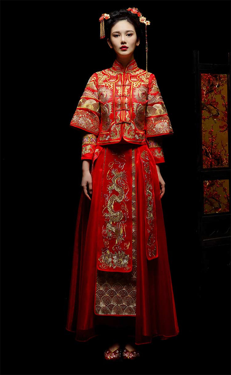 新娘中式紅裝禮服，龍鳳繡花唐裝